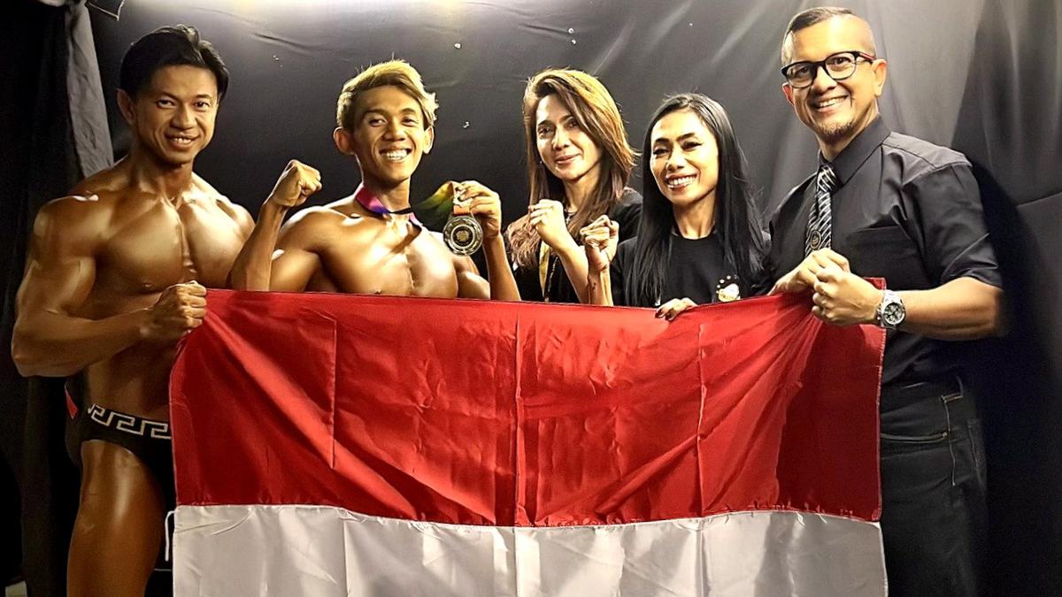 Imelda Takasowa dari Persatuan Binaraga dan Olahraga Fisik Indonesia (PERBAFI) Mempersembahkan Kejayaan di WFF Malaysia Pro Qualifier 2023: Dua Emas Berkilau Pulang!